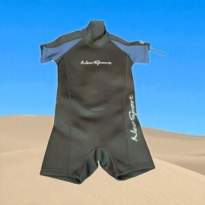 NeoSport Kids Wet Suit Sz 4 2mm Youth Shorty Short Slv Child Zip Scuba Snorkel
